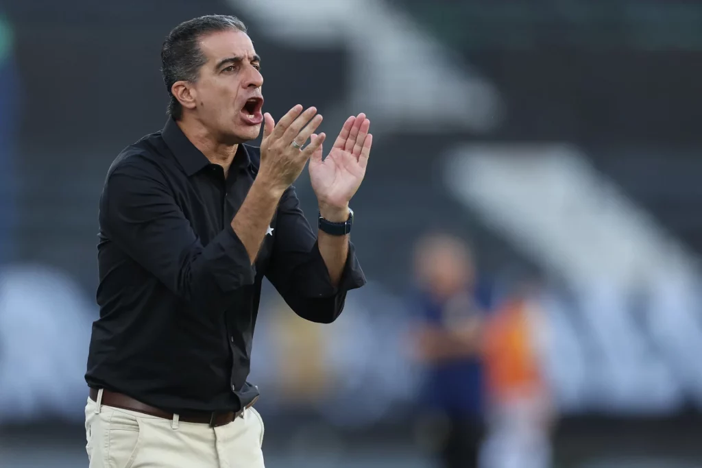Renato Paiva, técnico do Botafogo 2025. Foto: Vitor Silva/BFR.